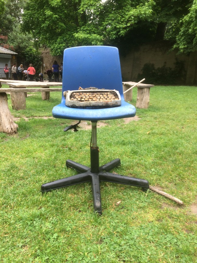 19 Chair and typewriter